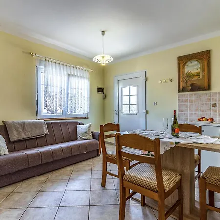 Front In With Wifi Apartament *