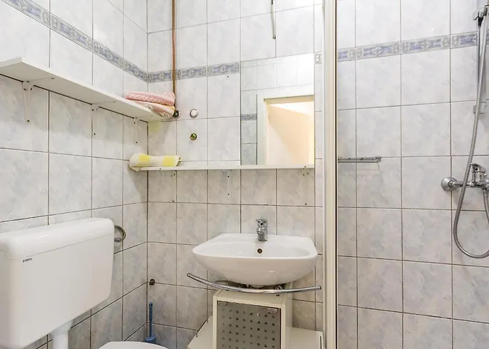 Appartement Awesome In With Wifi Kavran